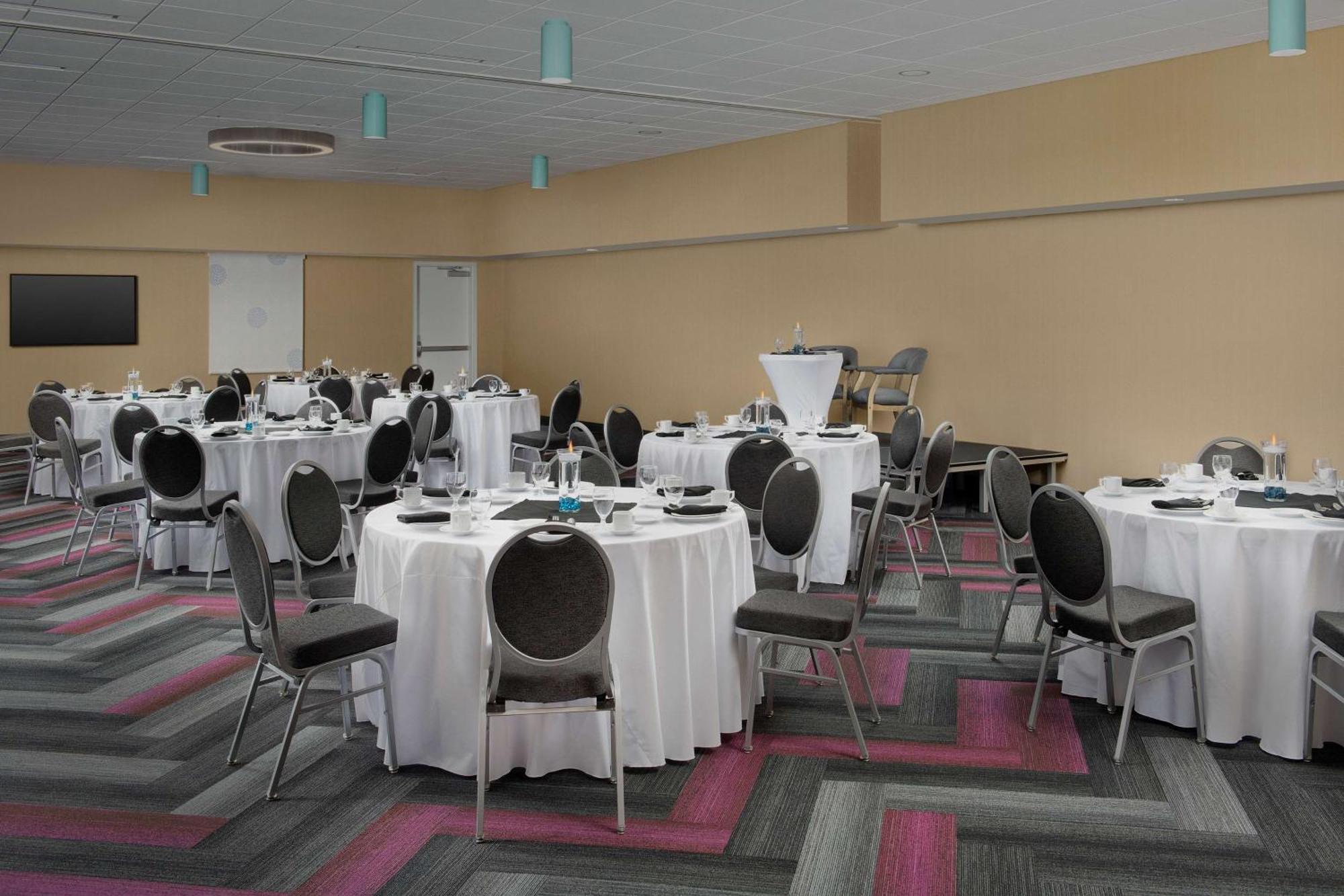 Tru By Hilton Orlando Convention Center Hotel Williamsburg Ngoại thất bức ảnh